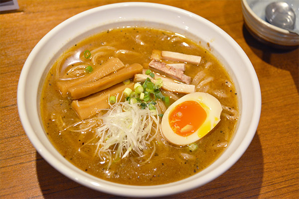 豚骨ラーメン